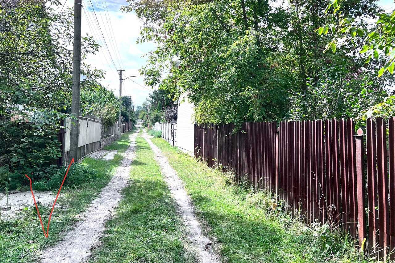 Продажа участка под индивидуальное жилое строительство 20 соток, Університетська 8