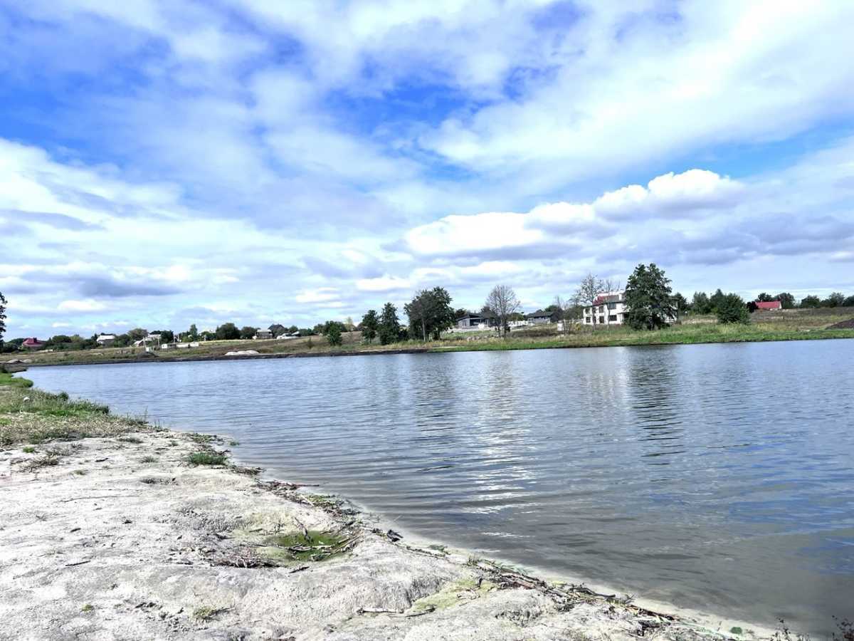 Продажа участка под индивидуальное жилое строительство 20 соток, Університетська 8