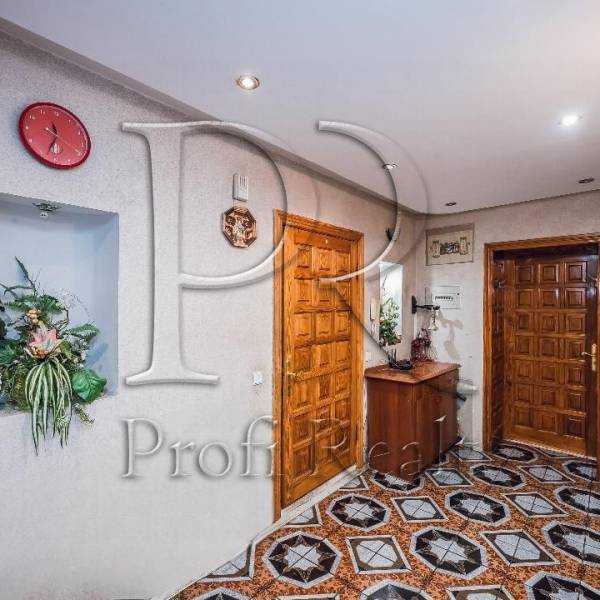 Продаж 3-кімнатної квартири 71 м², Павла Тичини просп., 8