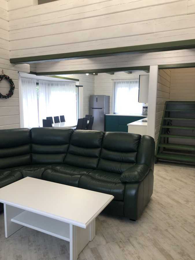 Дом посуточно 250 м², Деснянська, 17