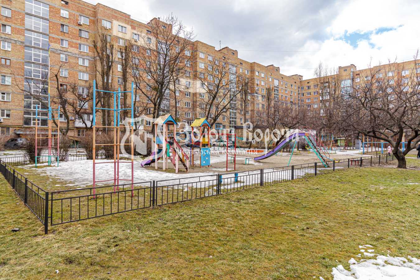 Продаж 2-кімнатної квартири 45 м², Празька вул., 3