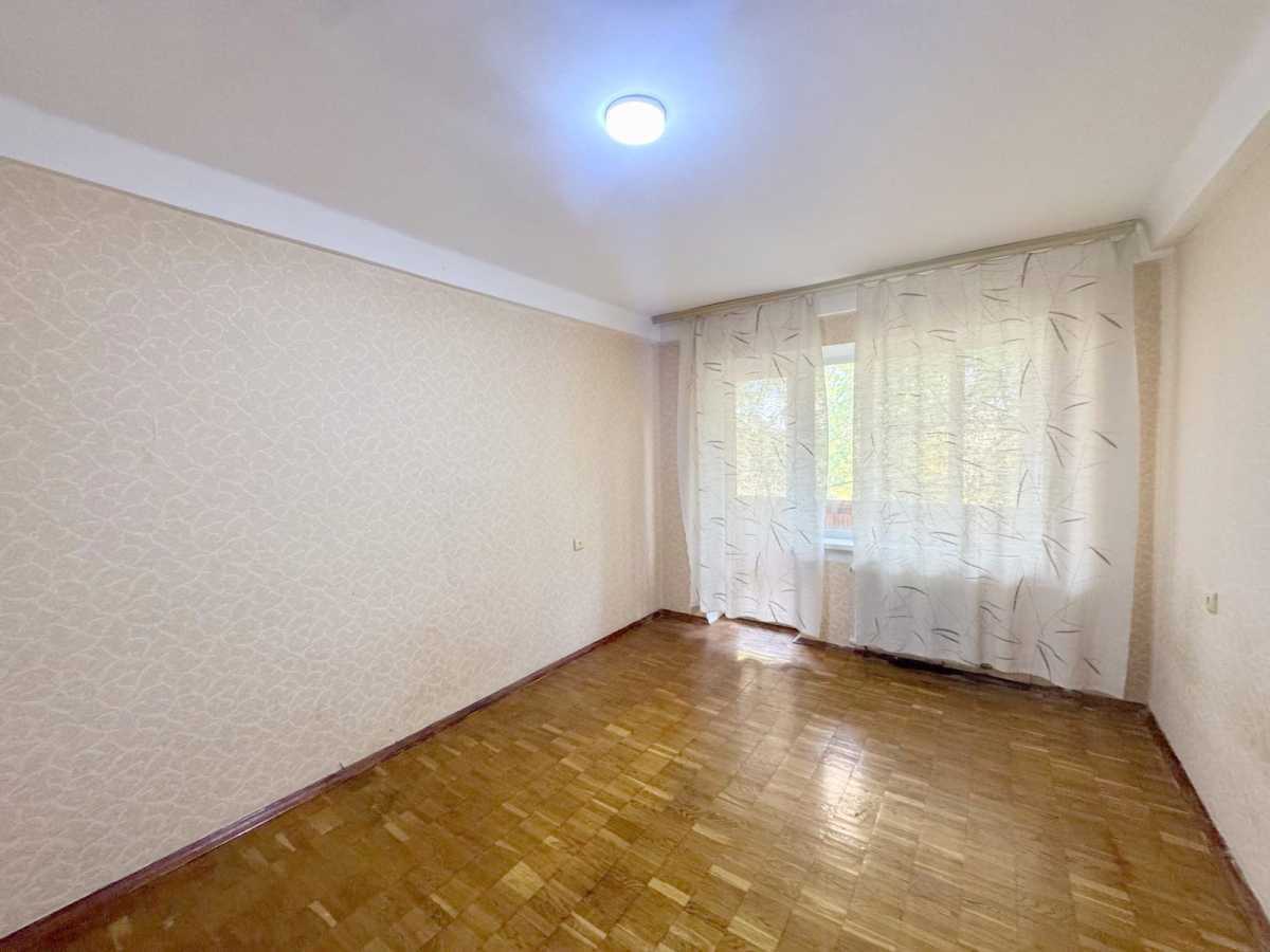 Продаж 1-кімнатної квартири 28 м², Мілютенка вул., 7А
