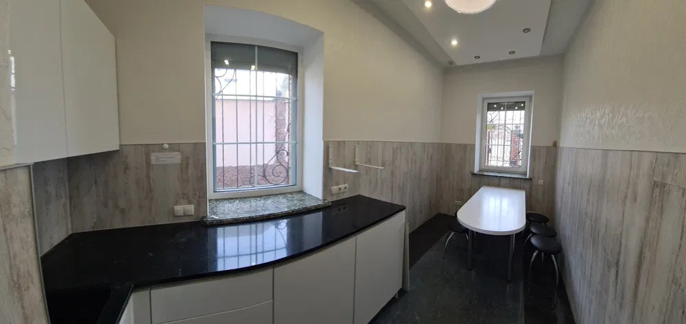 Оренда будинку 350 м², Валерія Лобановського просп.