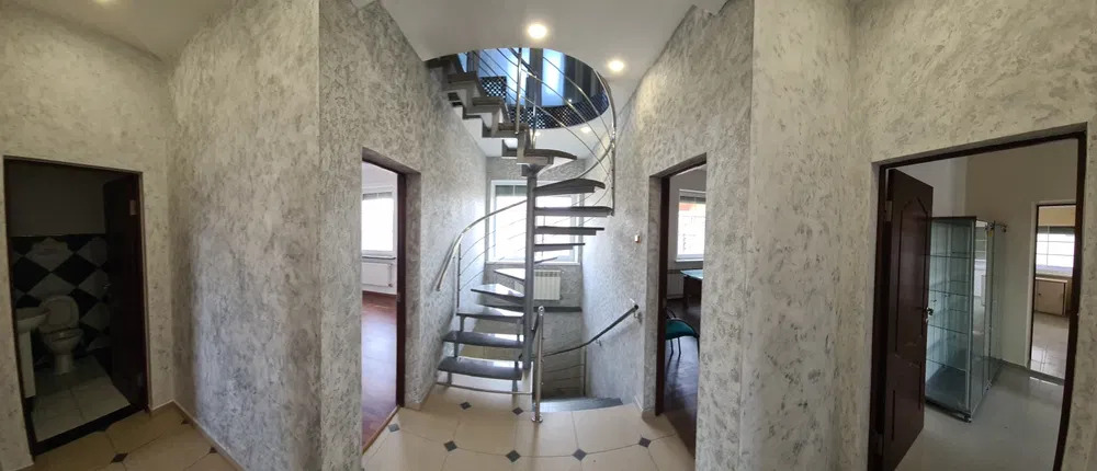 Оренда будинку 350 м², Валерія Лобановського просп.