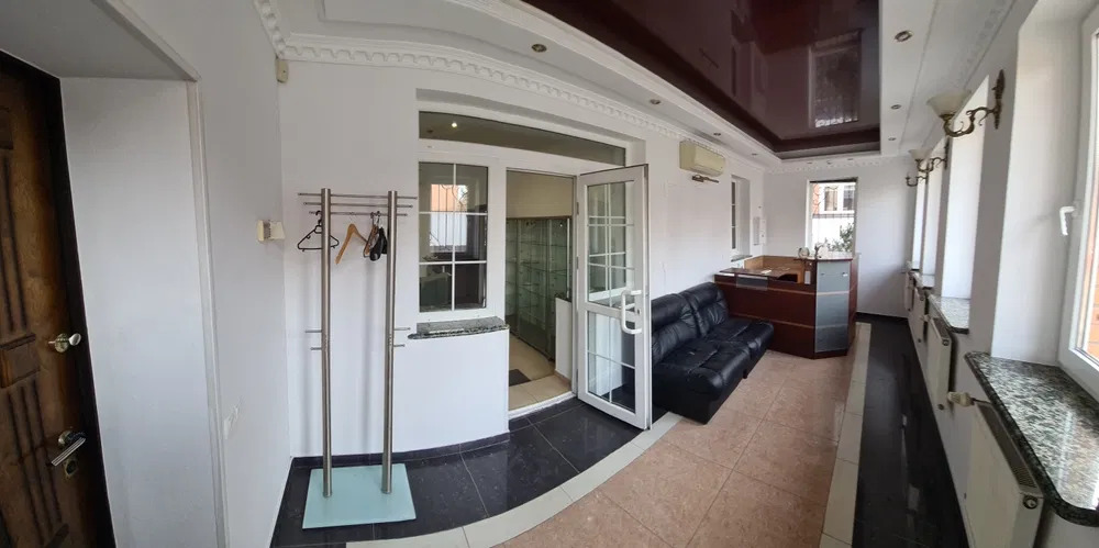 Оренда будинку 350 м², Валерія Лобановського просп.