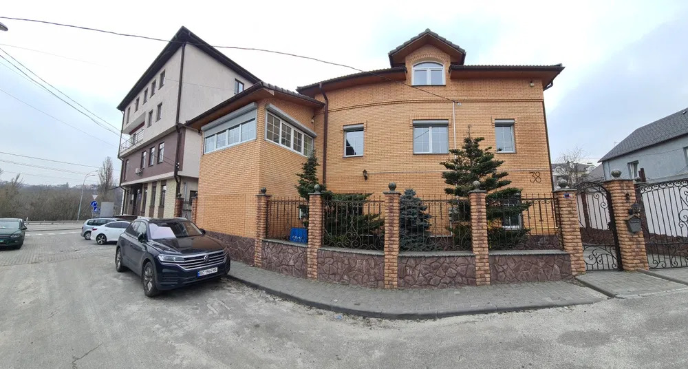 Оренда будинку 350 м², Валерія Лобановського просп.