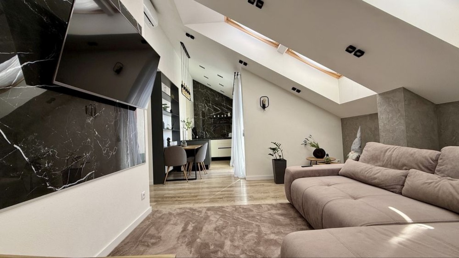 Аренда 2-комнатной квартиры 72 м², Юрия Липы ул.