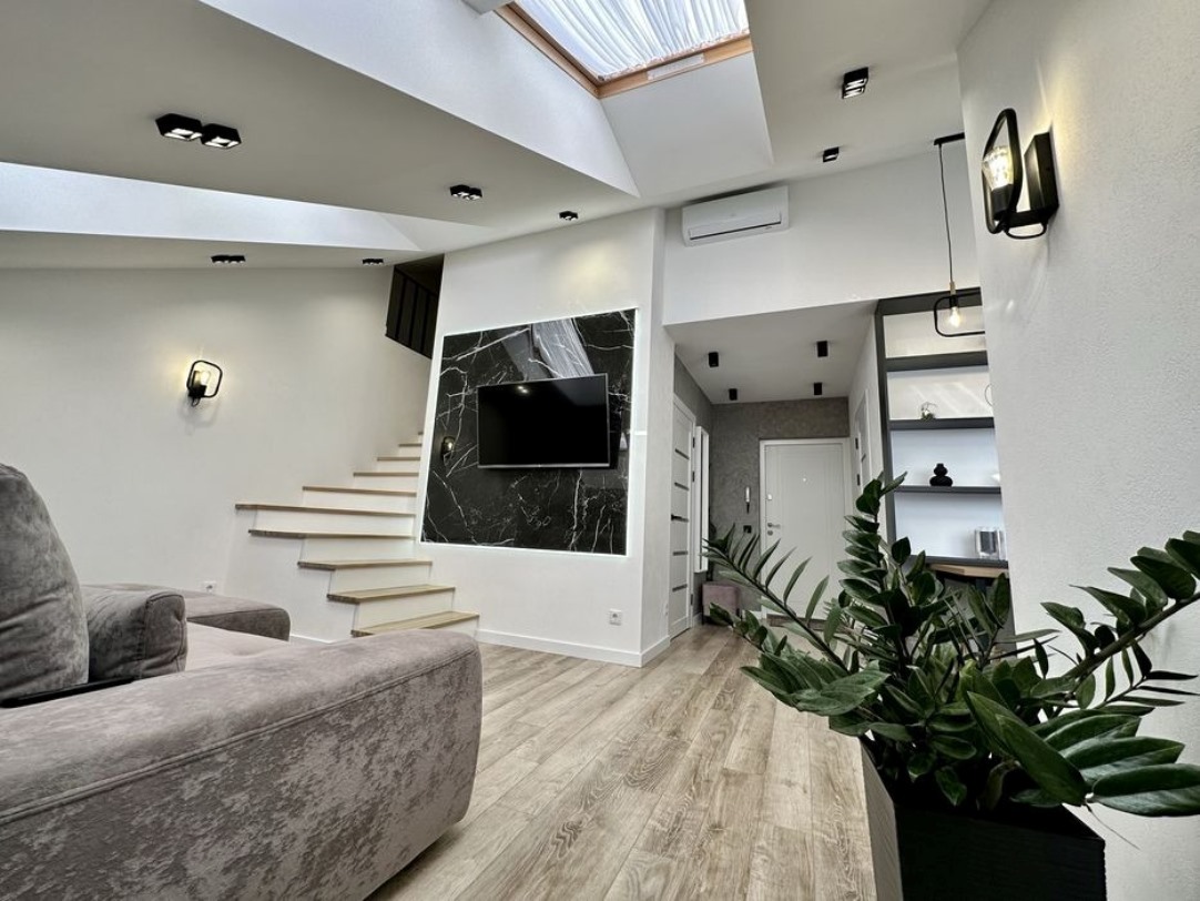 Аренда 2-комнатной квартиры 72 м², Юрия Липы ул.