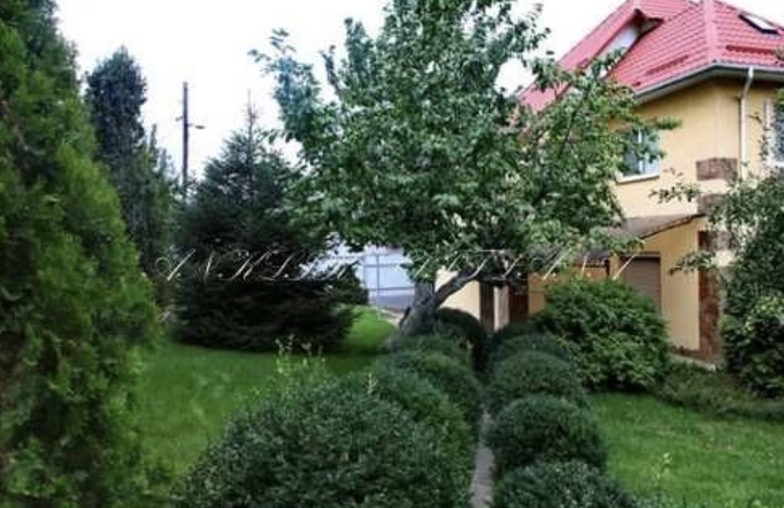 Оренда котеджу 225 м², Голосіївська вул.