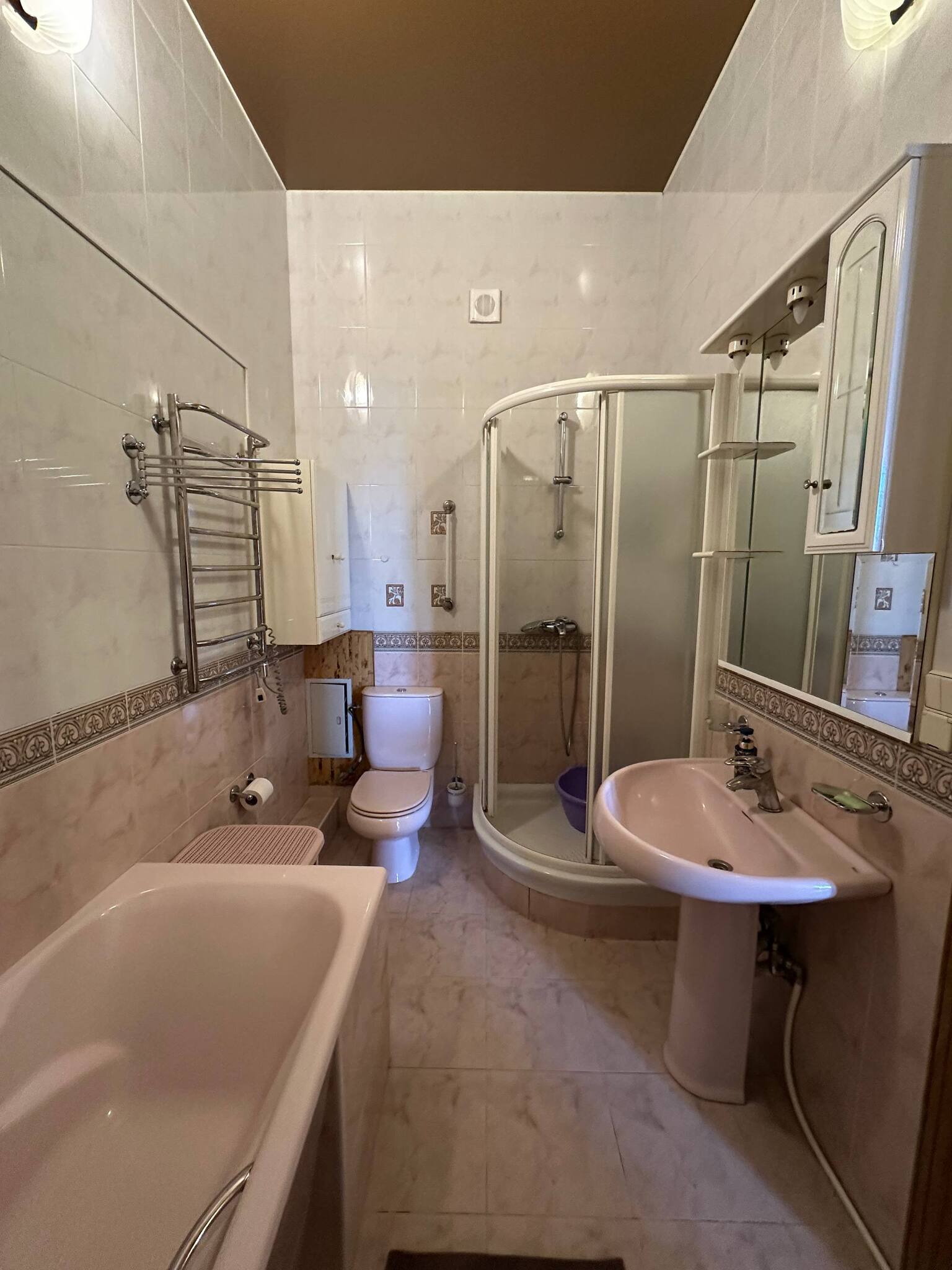 Аренда 3-комнатной квартиры 128 м², Евгения Коновальца пер.