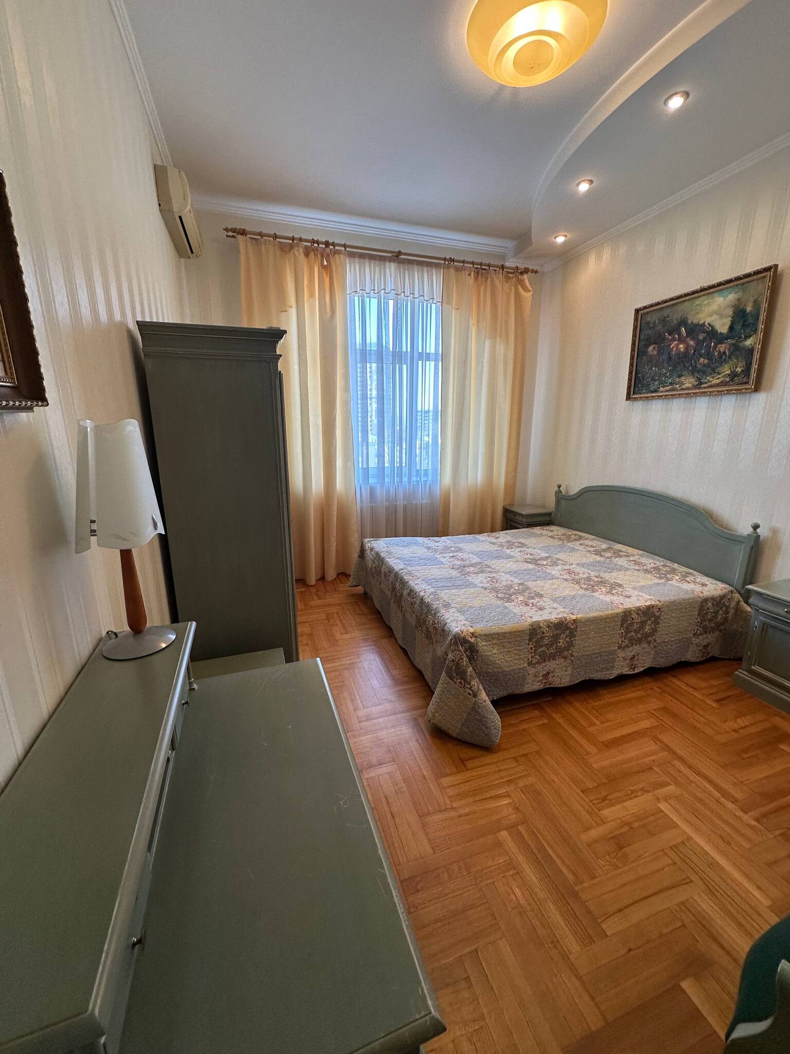 Аренда 3-комнатной квартиры 128 м², Евгения Коновальца пер.