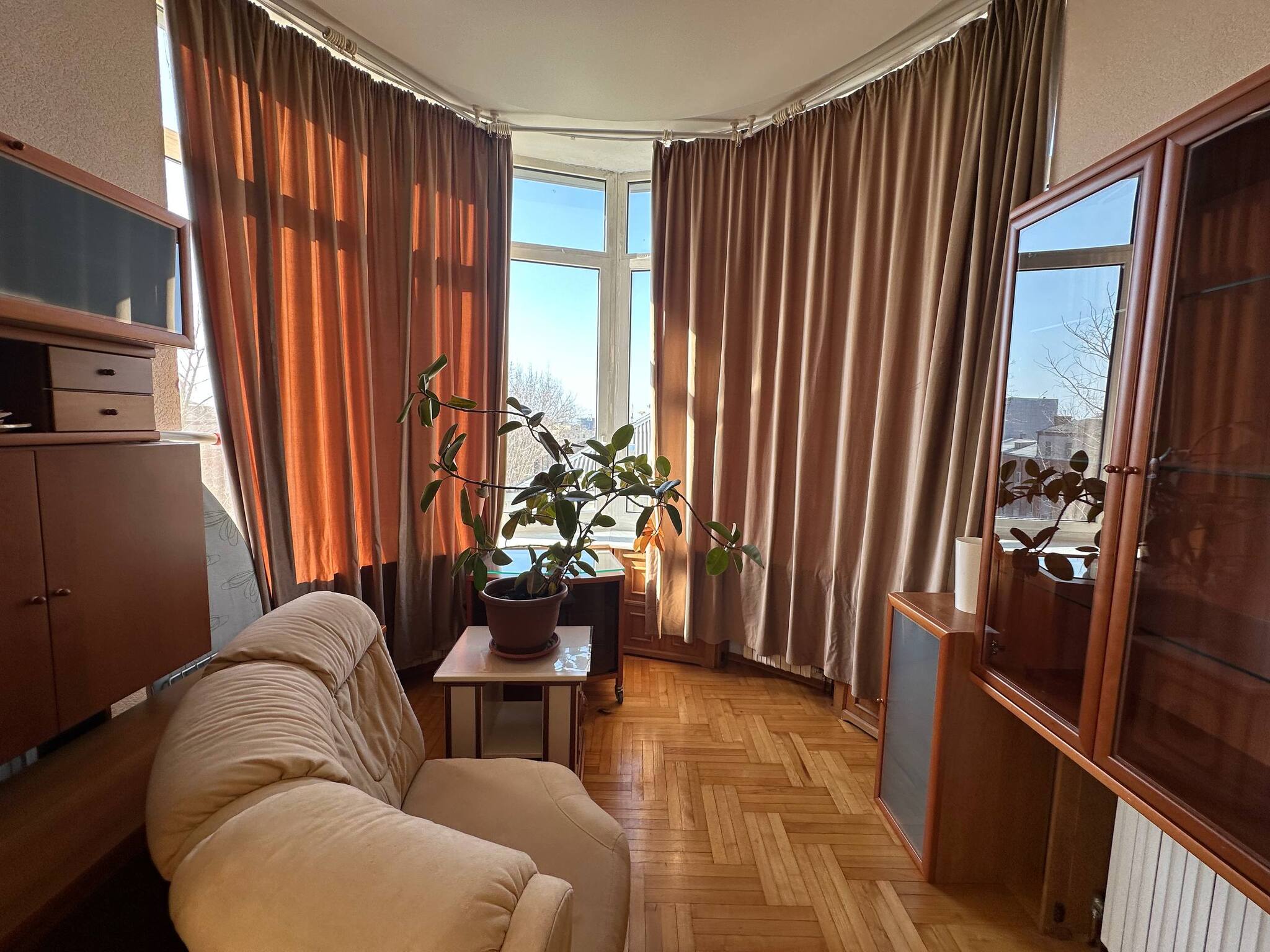 Аренда 3-комнатной квартиры 128 м², Евгения Коновальца пер.