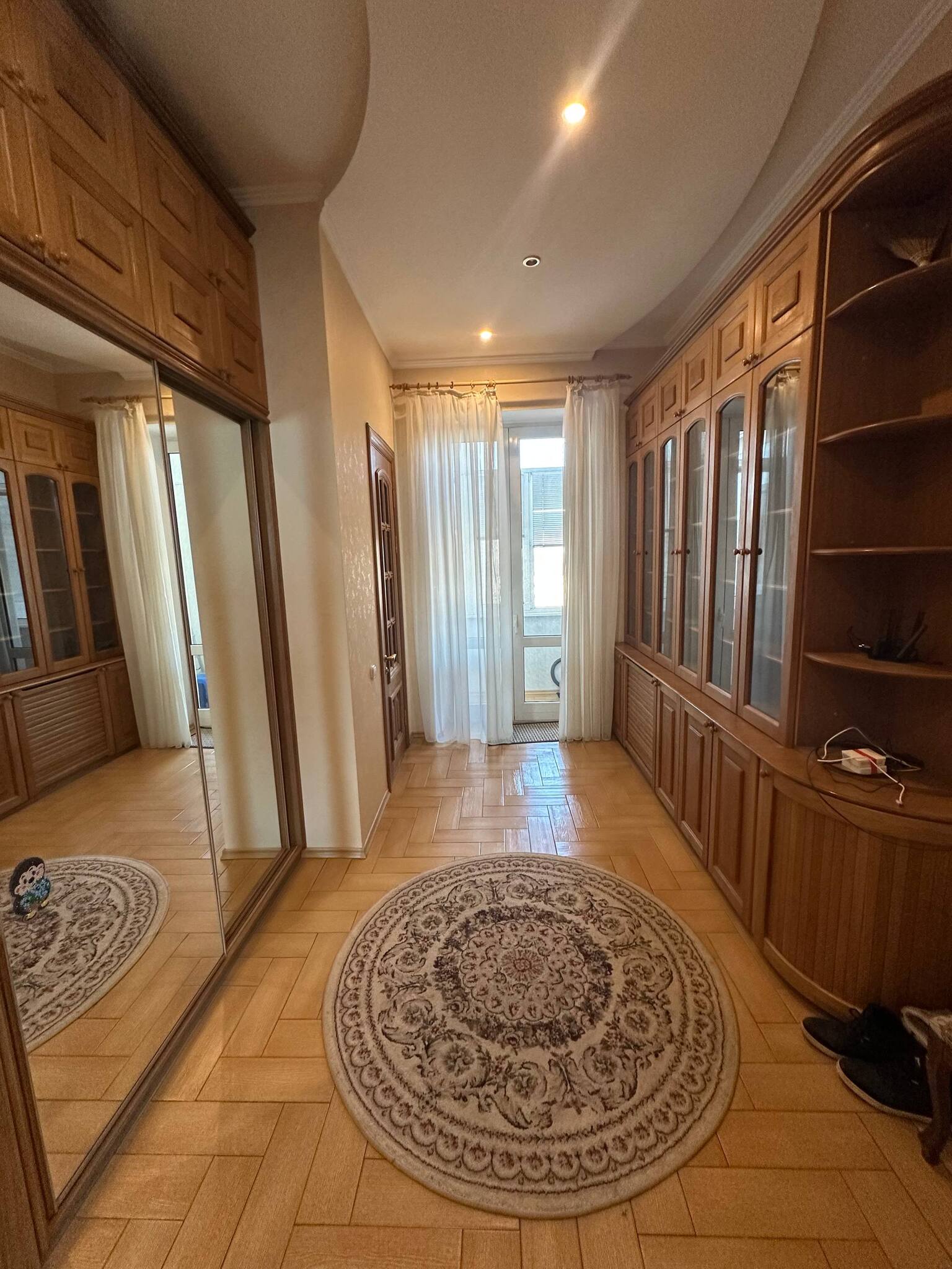 Аренда 3-комнатной квартиры 128 м², Евгения Коновальца пер.