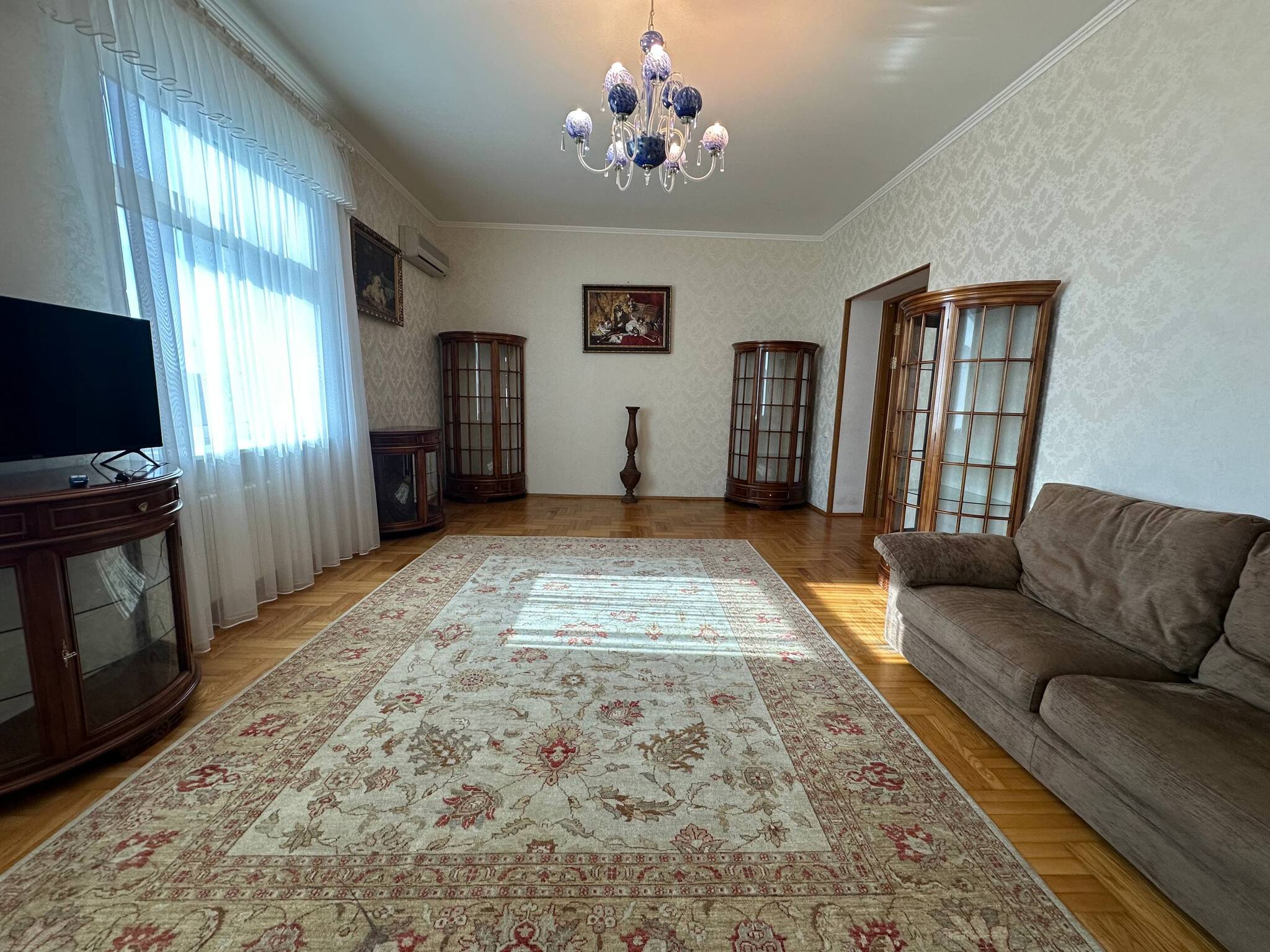 Аренда 3-комнатной квартиры 128 м², Евгения Коновальца пер.