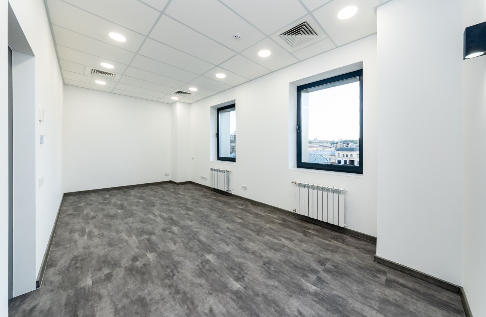 Оренда офісу 380 м², Верхній Вал вул.