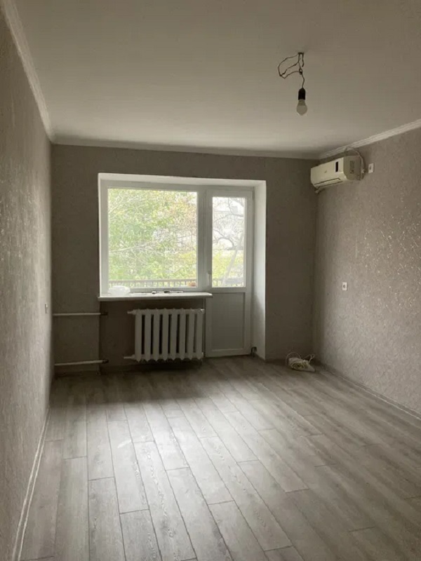 Продаж 2-кімнатної квартири 41.3 м², Запорізька вул.