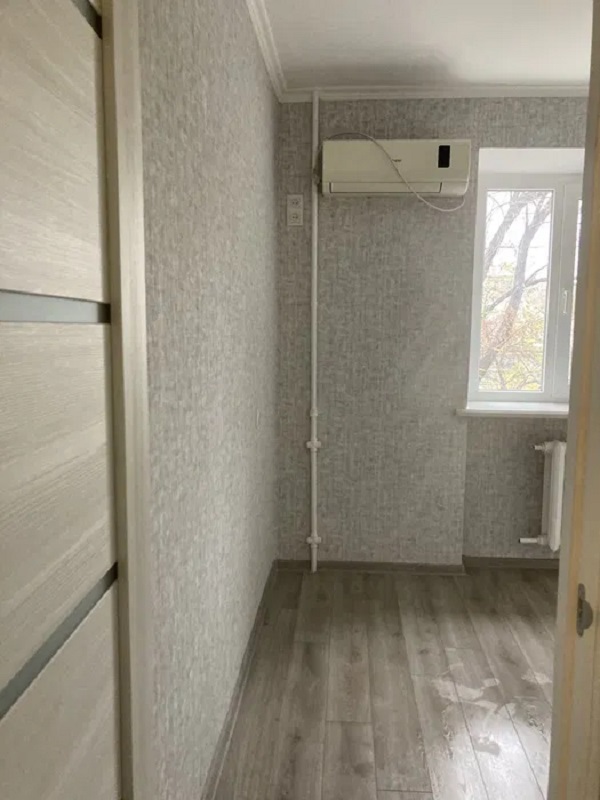 Продаж 2-кімнатної квартири 41.3 м², Запорізька вул.