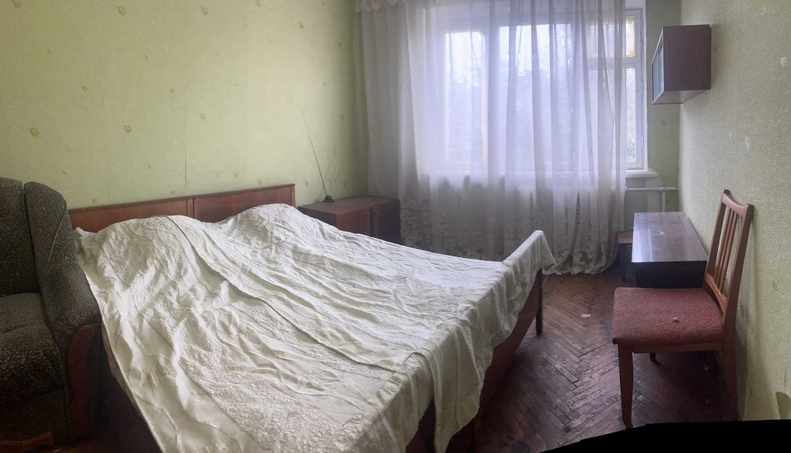 Продаж 2-кімнатної квартири 46 м², Салютна вул., 8