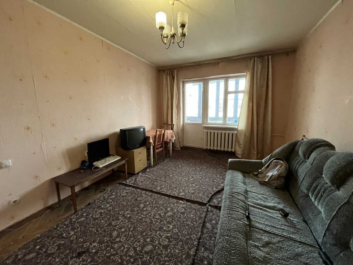 Продаж 2-кімнатної квартири 46 м², Салютна вул., 8
