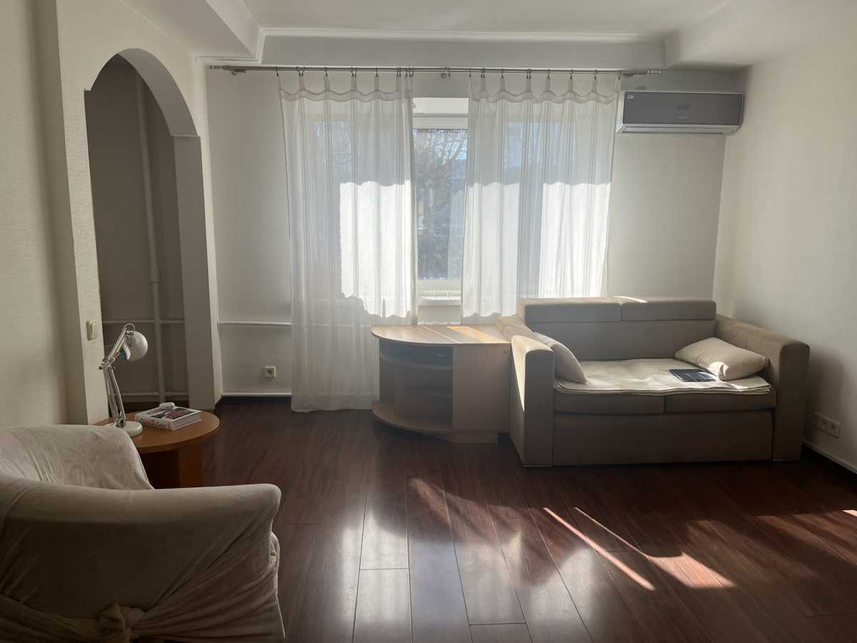 Аренда 2-комнатной квартиры 50 м², Жилянская ул., 45