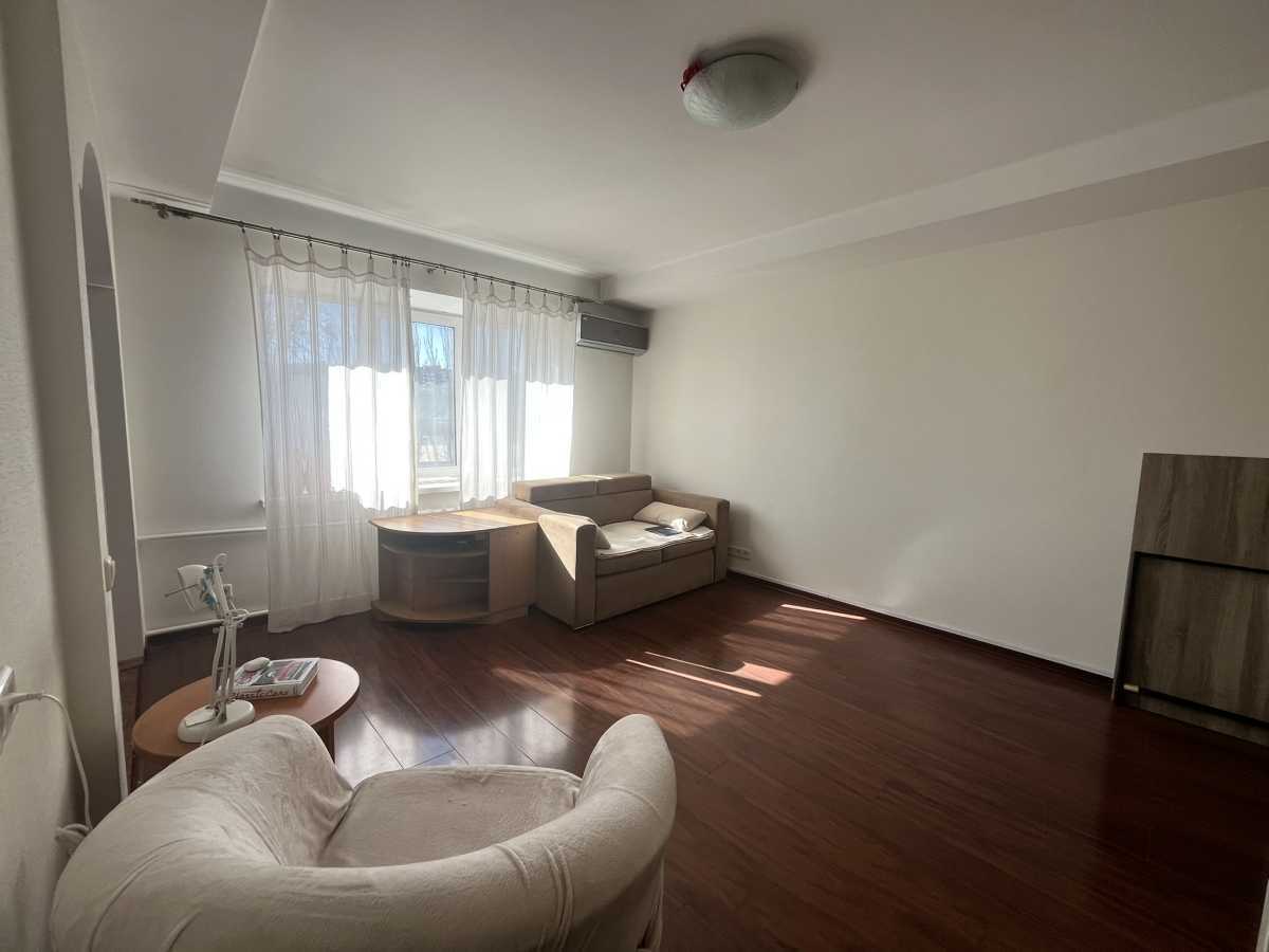 Аренда 2-комнатной квартиры 50 м², Жилянская ул., 45