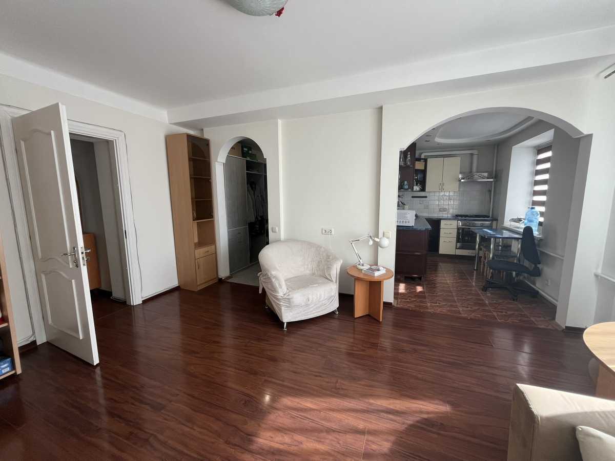 Аренда 2-комнатной квартиры 50 м², Жилянская ул., 45