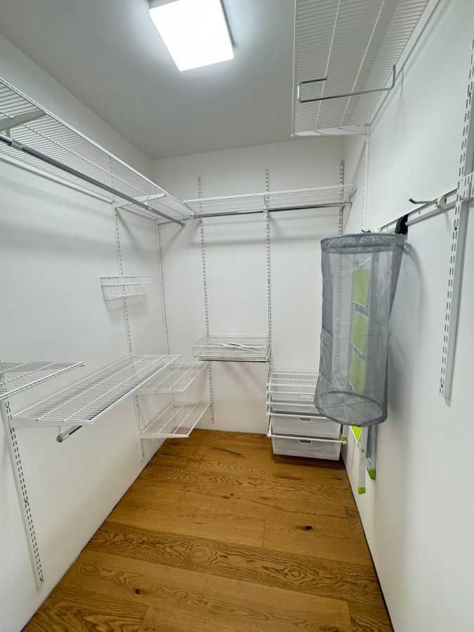 Продаж 1-кімнатної квартири 49.3 м², Князя Романа Мстиславича, 28