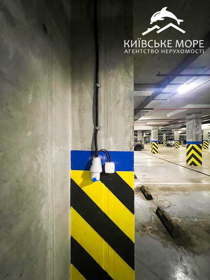 Оренда парковки 15 м², Воскресенська вул., 2А