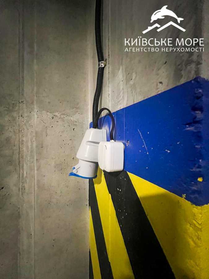 Оренда парковки 15 м², Воскресенська вул., 2А