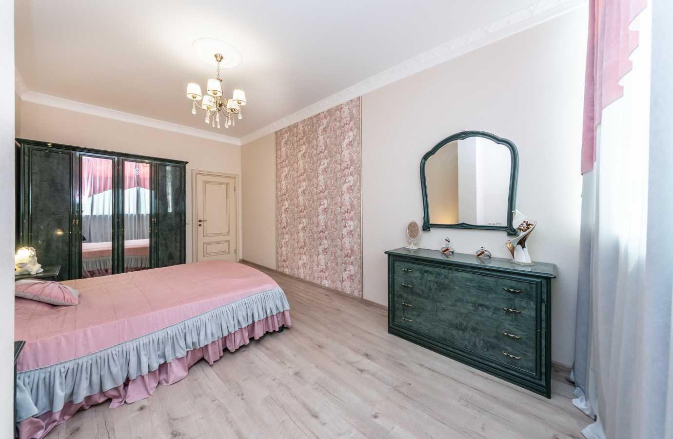 Оренда 3-кімнатної квартири 112 м², Євгена Коновальця вул., 36Е