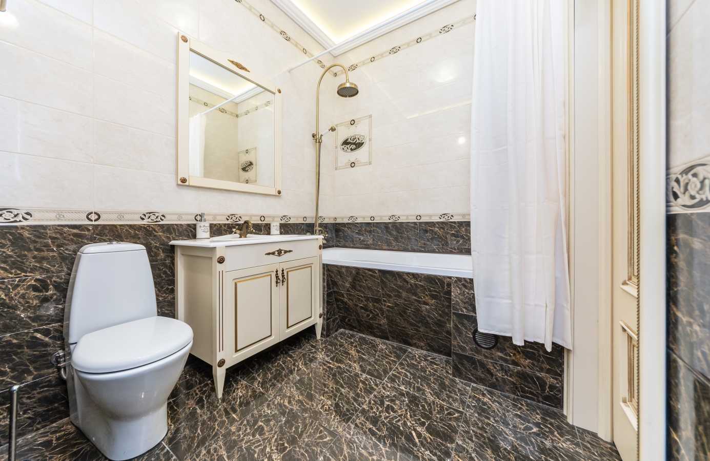 Оренда 3-кімнатної квартири 112 м², Євгена Коновальця вул., 36Е