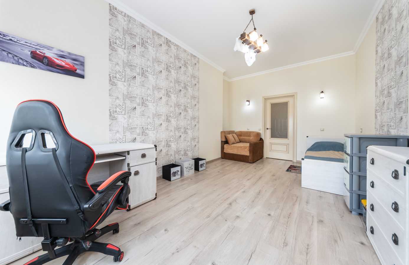 Оренда 3-кімнатної квартири 112 м², Євгена Коновальця вул., 36Е