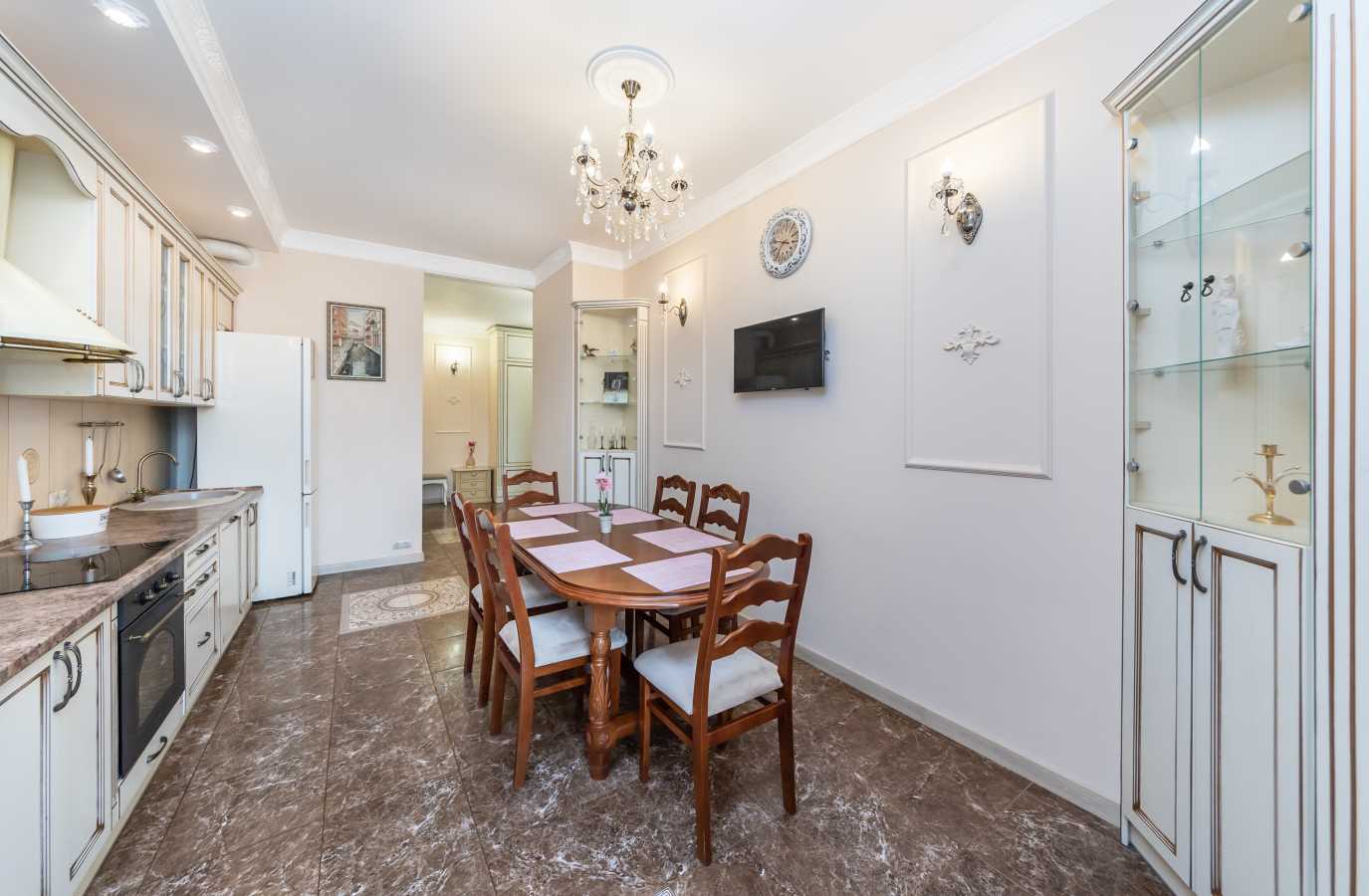 Оренда 3-кімнатної квартири 112 м², Євгена Коновальця вул., 36Е