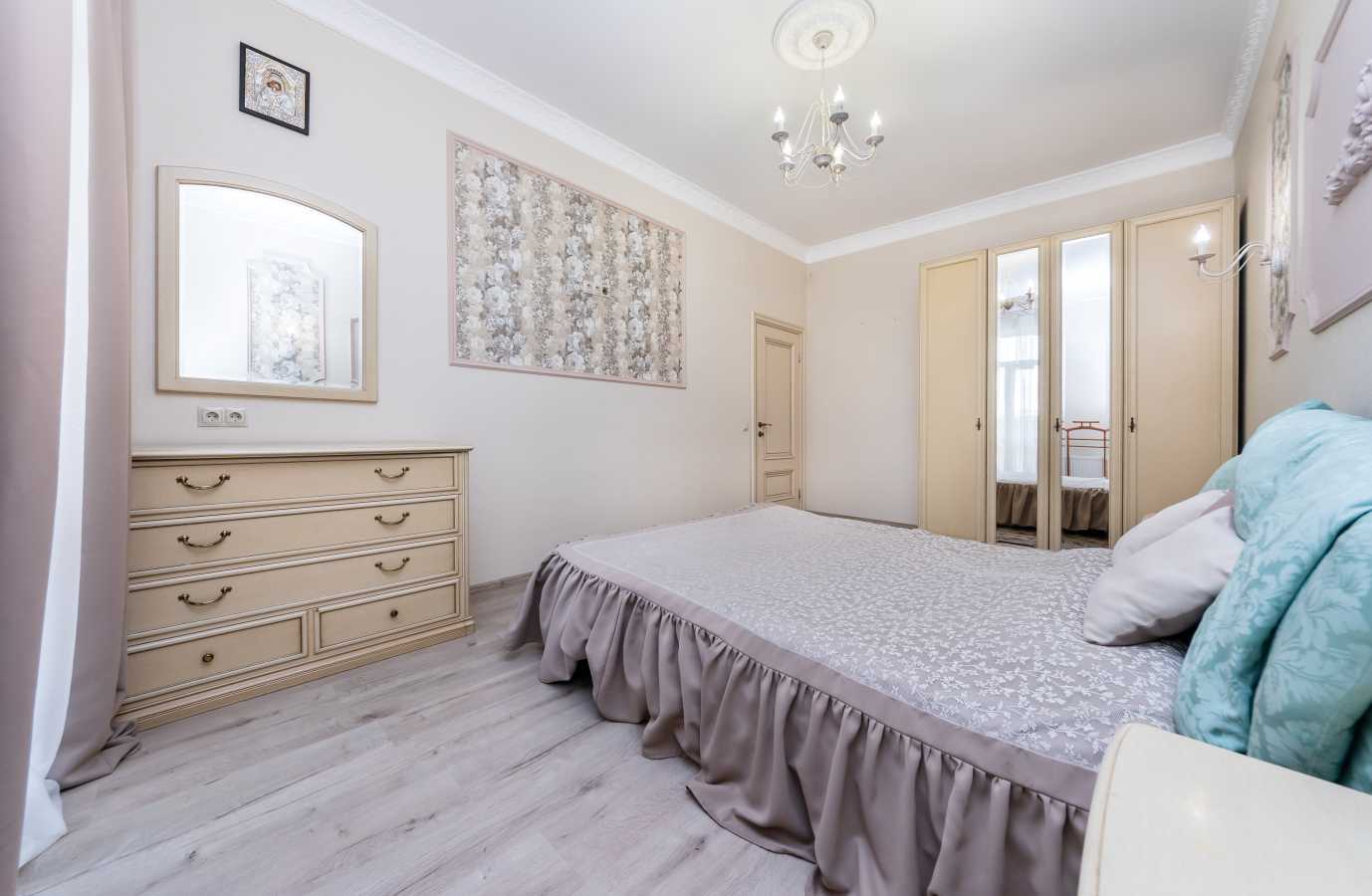 Оренда 3-кімнатної квартири 112 м², Євгена Коновальця вул., 36Е