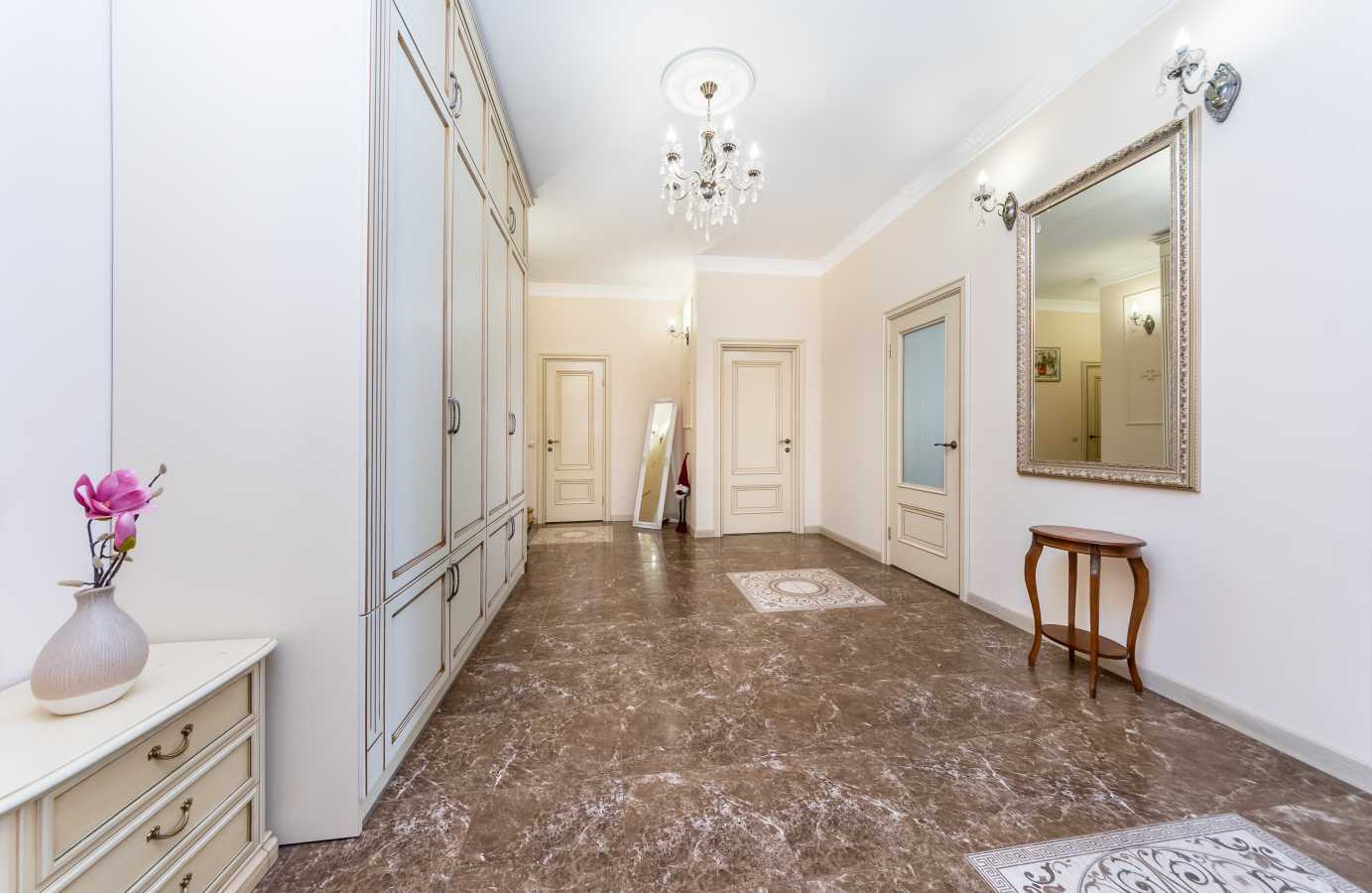 Оренда 3-кімнатної квартири 112 м², Євгена Коновальця вул., 36Е