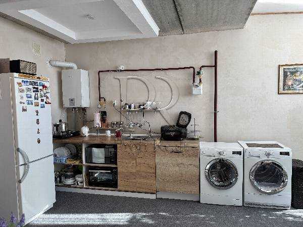 Продаж 3-кімнатної квартири 135 м², Придорожня вул., 3