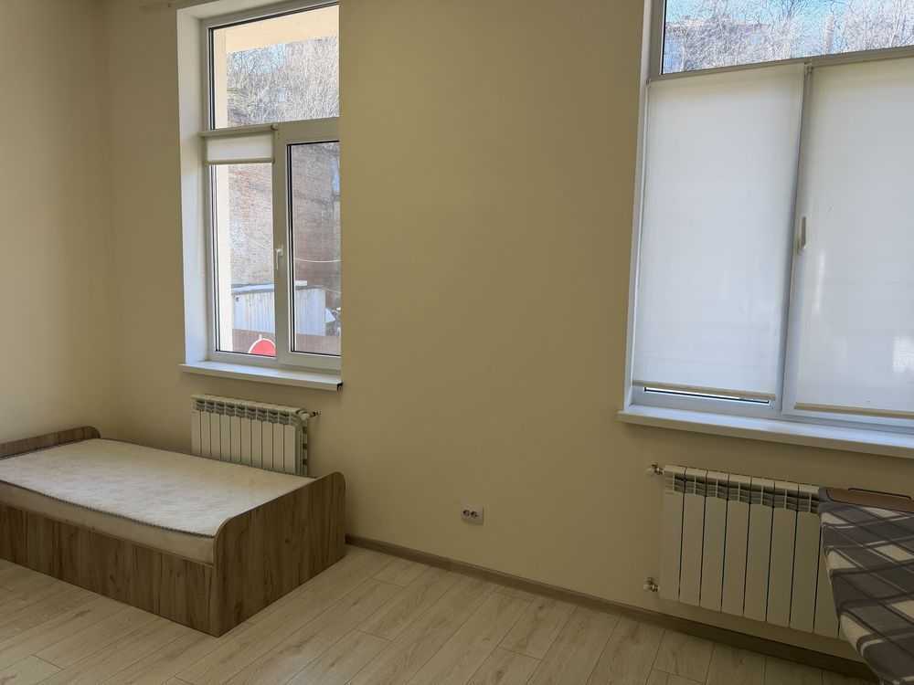 Оренда 2-кімнатної квартири 50.4 м², Петрівська вул., 23