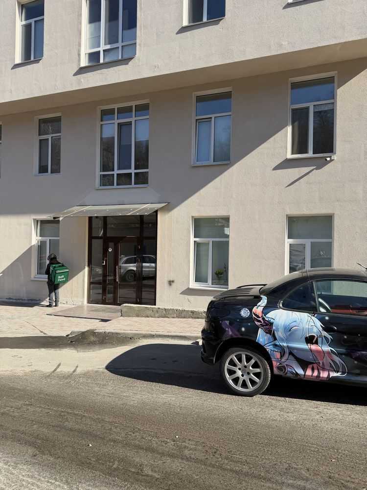 Оренда 2-кімнатної квартири 50.4 м², Петрівська вул., 23