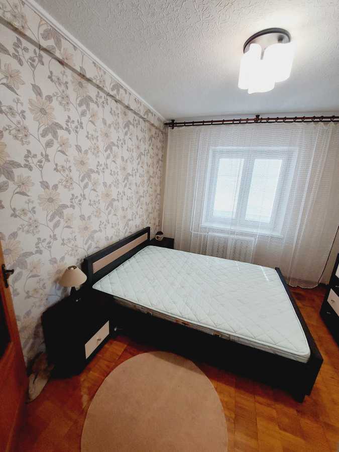 Оренда 2-кімнатної квартири 57 м², Кубанської України вул., 45