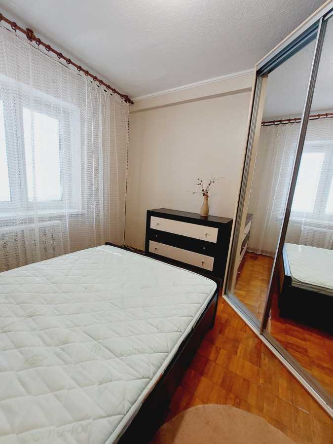 Оренда 2-кімнатної квартири 57 м², Кубанської України вул., 45