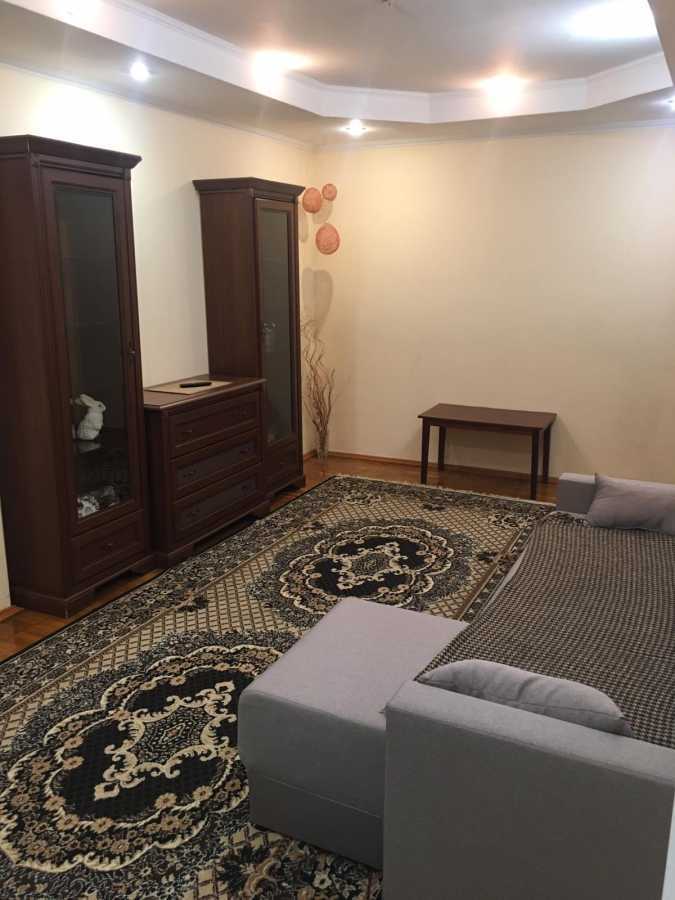 Оренда 2-кімнатної квартири 57 м², Кубанської України вул., 45