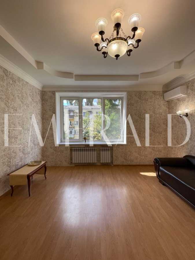 Продажа 3-комнатной квартиры 94 м², Митрофана Довнар-Запольского ул., 4