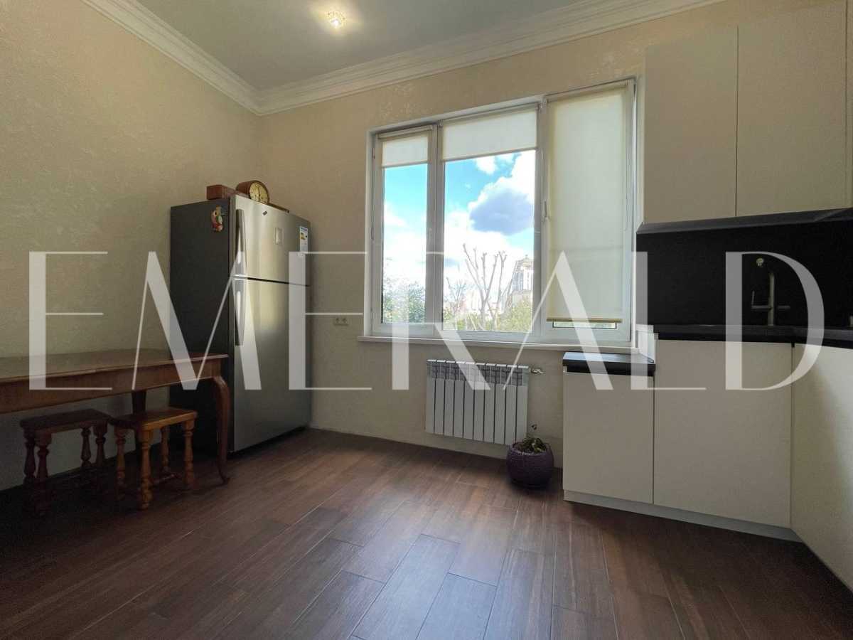 Продажа 3-комнатной квартиры 94 м², Митрофана Довнар-Запольского ул., 4