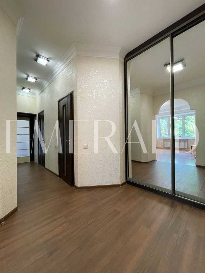 Продажа 3-комнатной квартиры 94 м², Митрофана Довнар-Запольского ул., 4