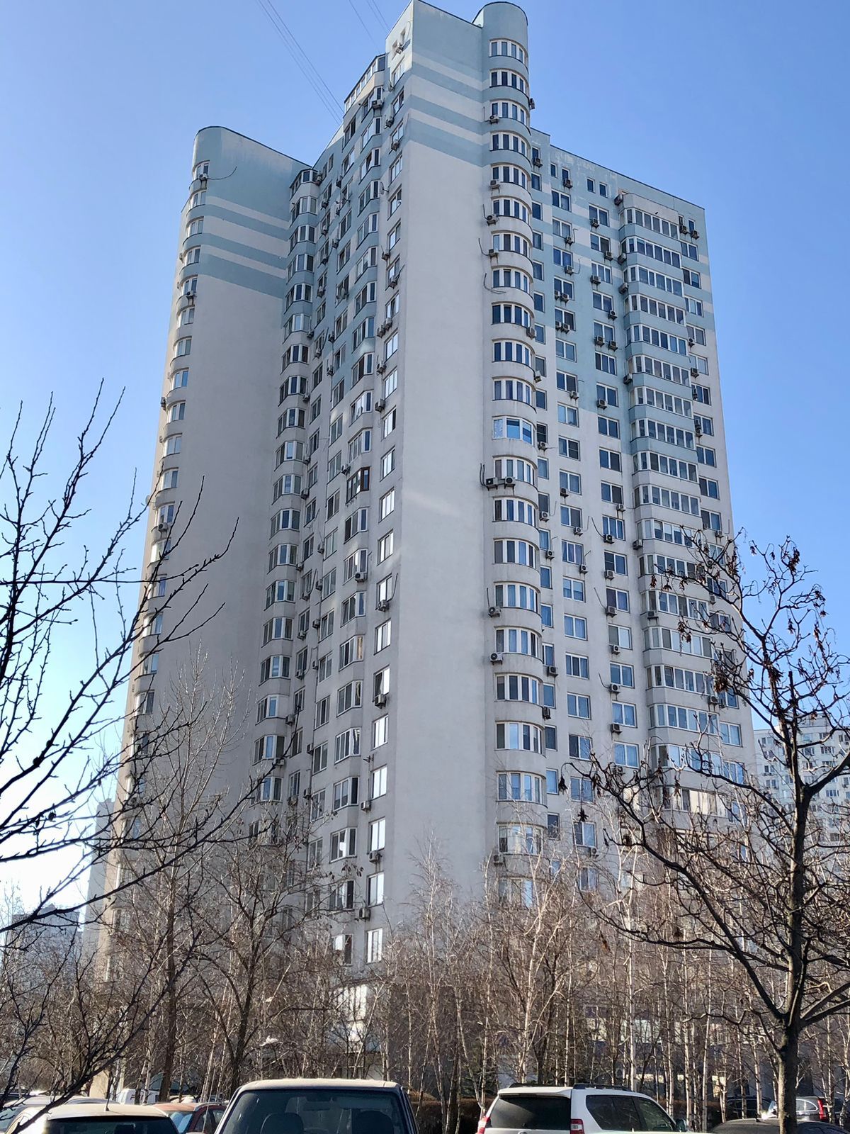 Без-%. Чавдар вул.7 однокімнатна- 44.5кв.м., метро Славутич -5хв.