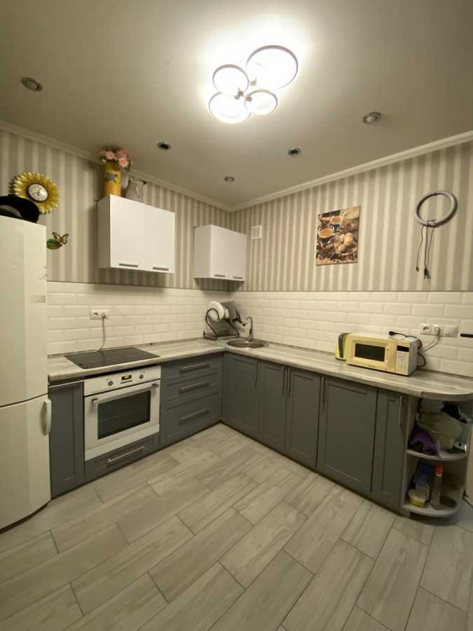 Продаж 1-кімнатної квартири 44 м², Лесі Українки вул., 74В