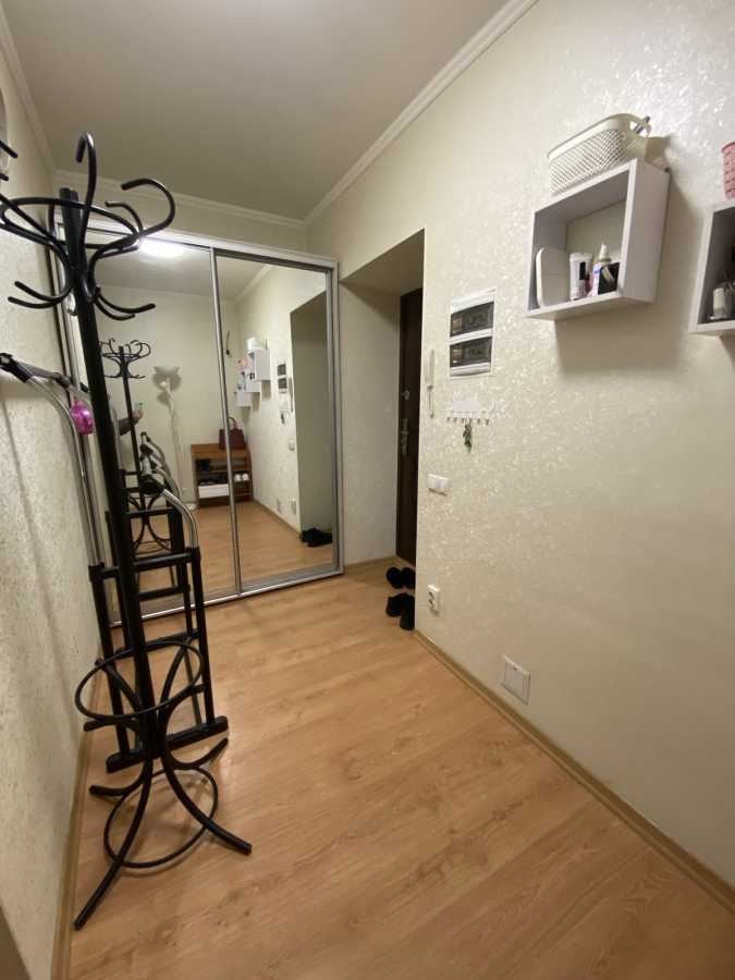 Продаж 1-кімнатної квартири 44 м², Лесі Українки вул., 74В