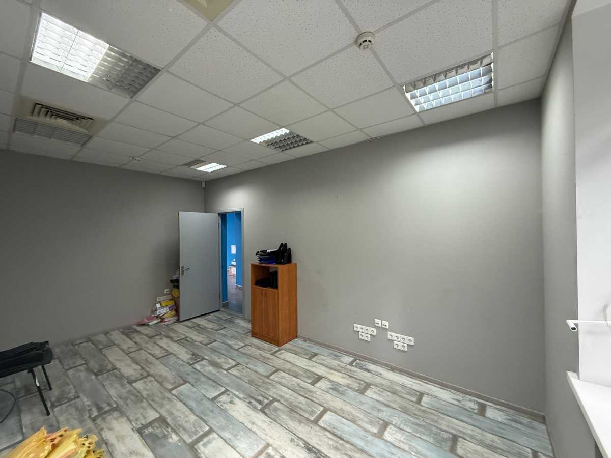 Оренда офісу 90 м², Освіти вул., 10/2