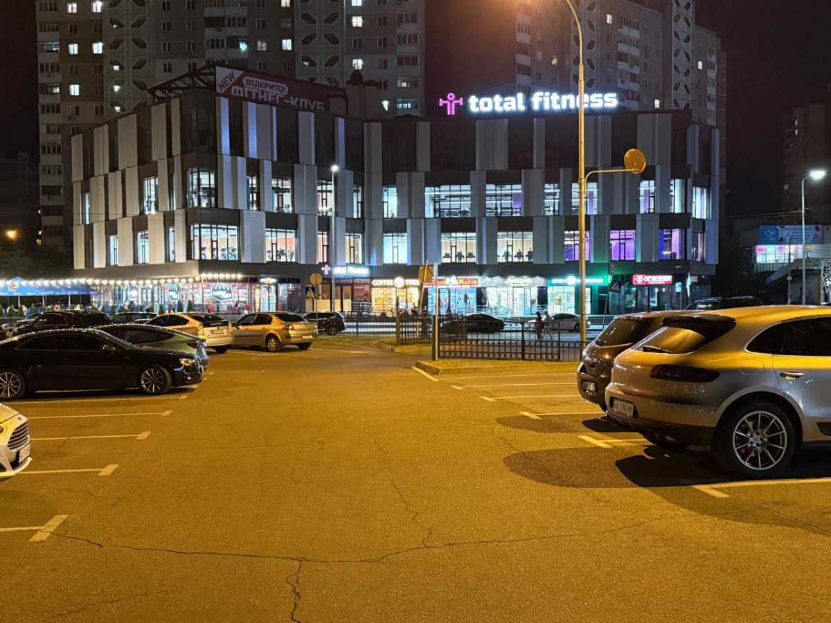 Аренда помещения свободного назначения 600 м², Александра Мишуги ул., 1/4