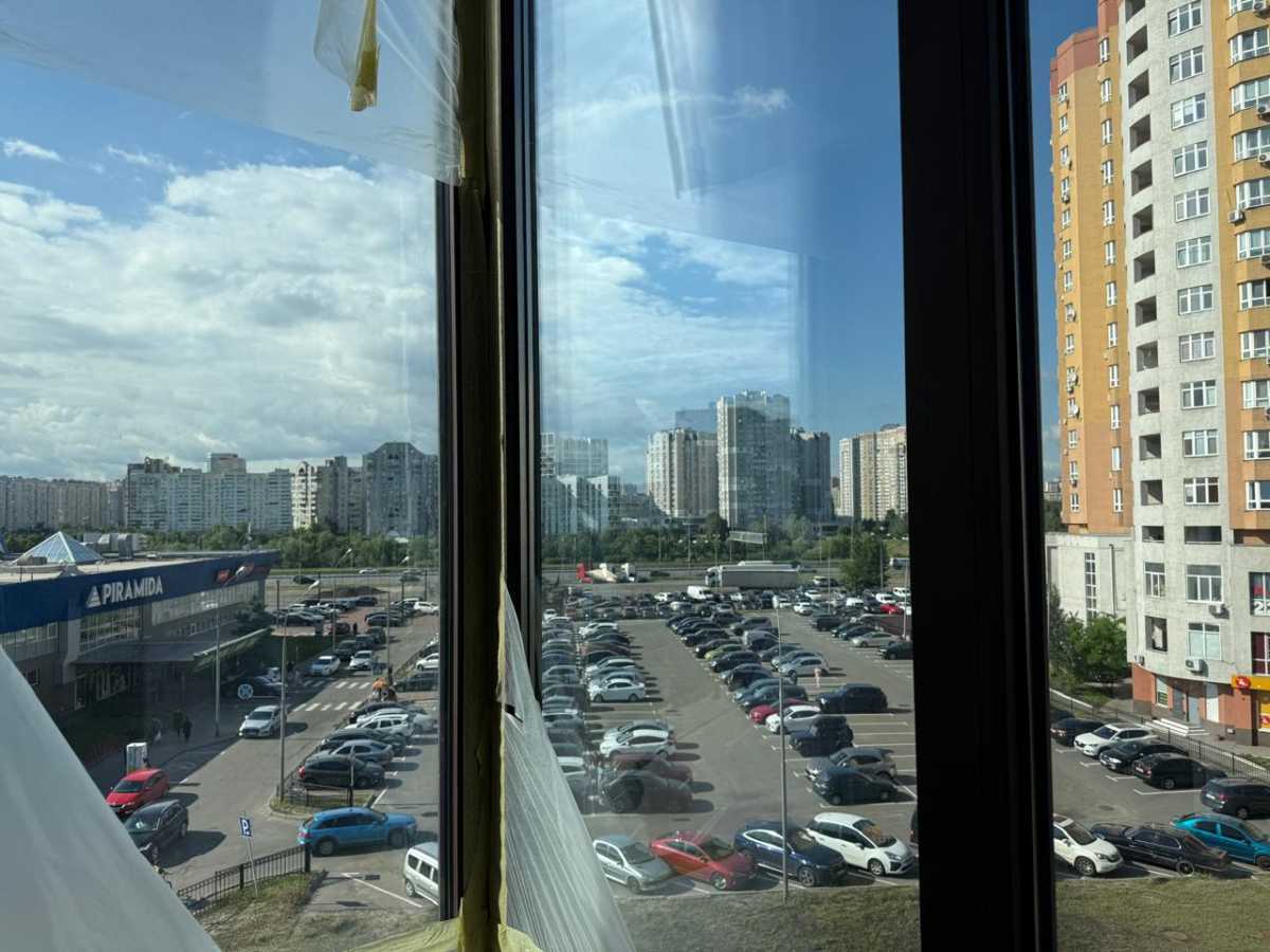 Аренда помещения свободного назначения 600 м², Александра Мишуги ул., 1/4